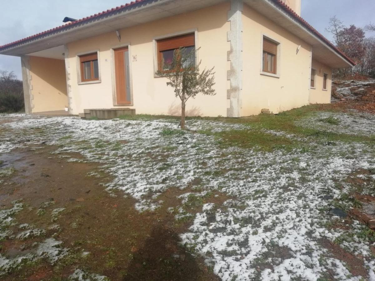 Casa Da Fonte Em Prada, Vinhais Exterior photo